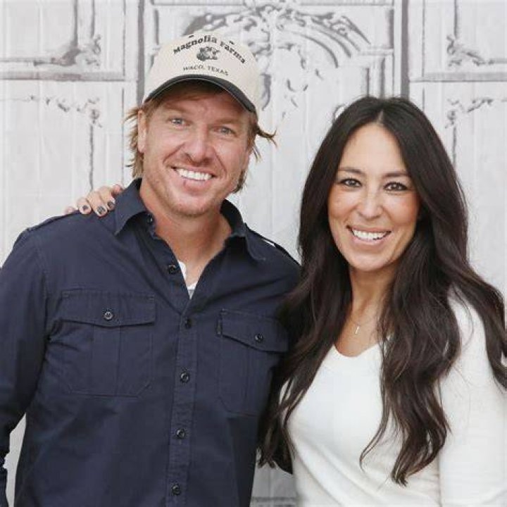 How Tall is Joanna Gaines? Discovering the Height of a Renowned Home Renovation Expert